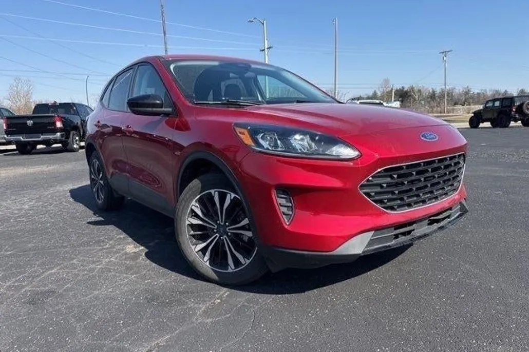 2022 Ford Escape SE photo 1