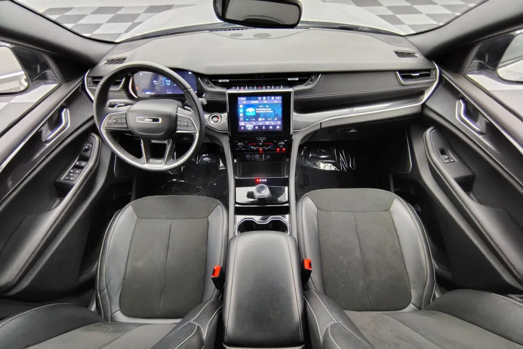 2022 Jeep Grand Cherokee Altitude photo 1