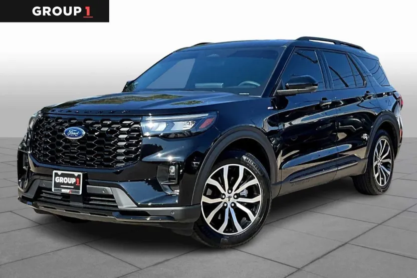 2025 Ford Explorer ST-Line photo 1