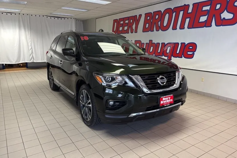 2018 Nissan Pathfinder Platinum photo 1