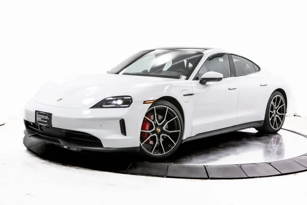 2025 Porsche Taycan 4S photo 1