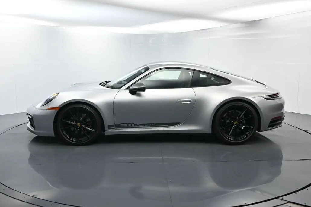 2024 Porsche 911 T photo 1