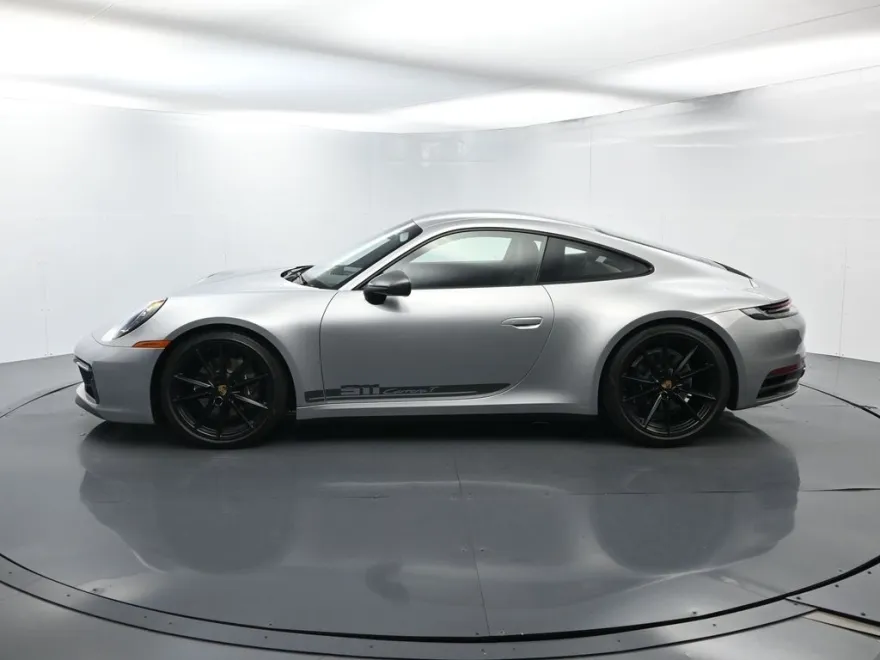 2024 Porsche 911 T photo 1