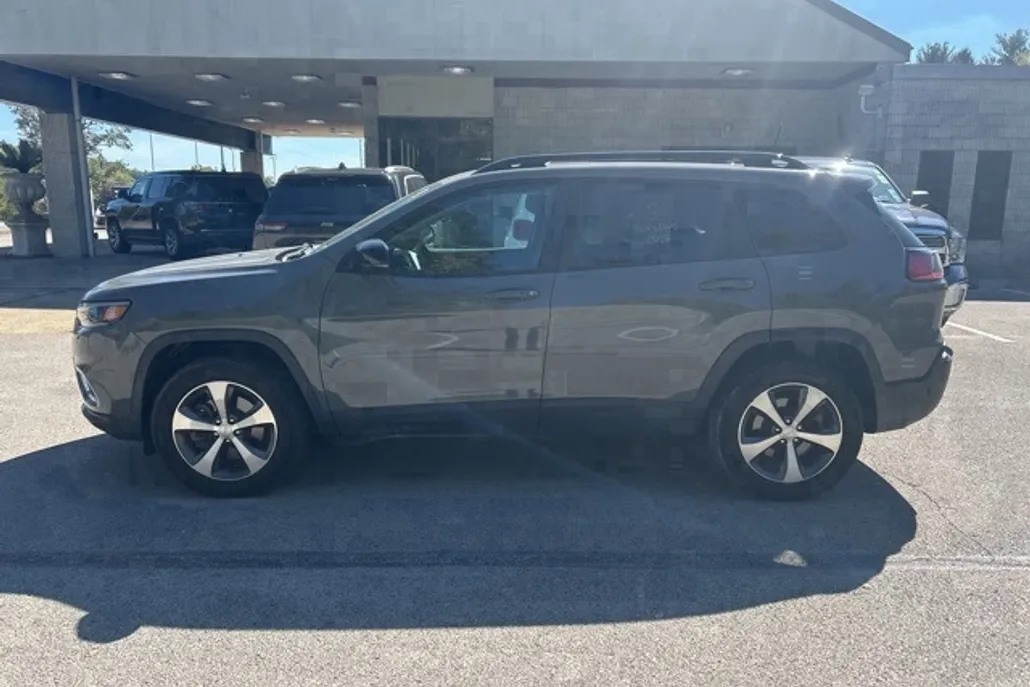 2022 Jeep Cherokee Limited photo 1