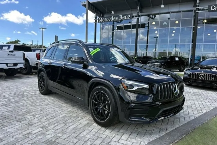 2025 Mercedes Benz GLB 35 AMG 4MATIC photo 1