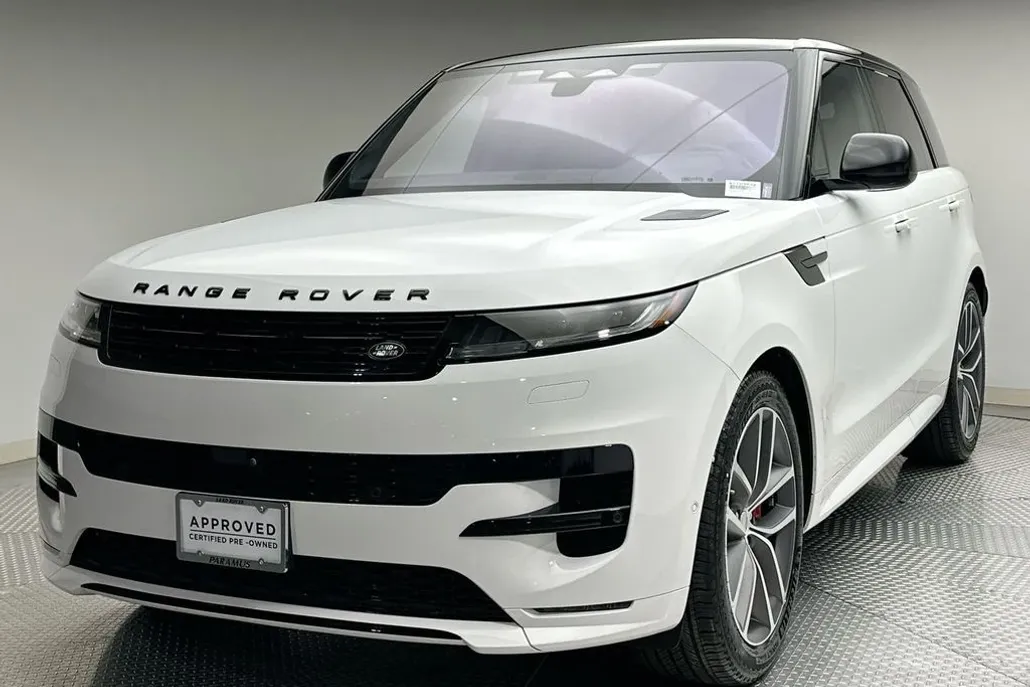 2023 Land Rover Range Rover Sport SE photo 1