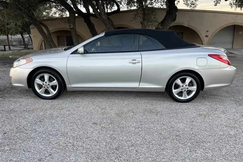 2006 Toyota Camry Solara SE photo 1