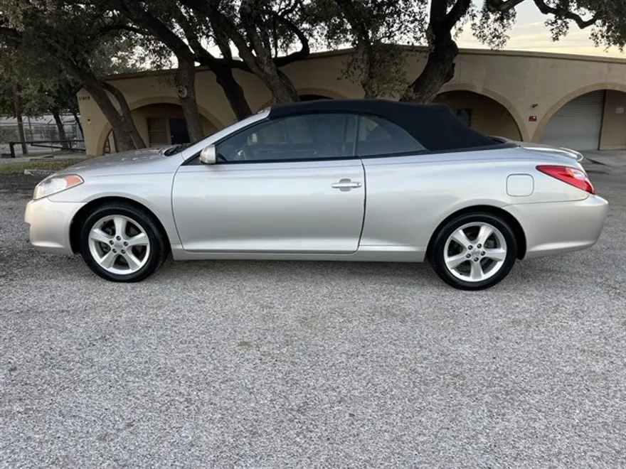 2006 Toyota Camry Solara SE photo 1