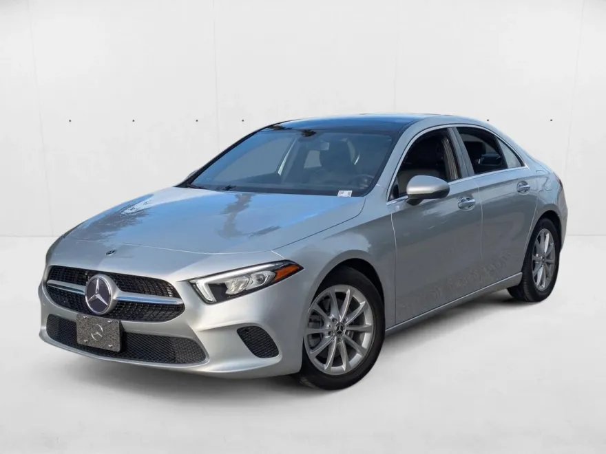 2021 Mercedes Benz A 220 4MATIC photo 1