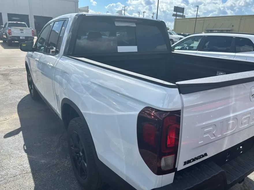 2026 Honda Ridgeline Black Edition photo 1