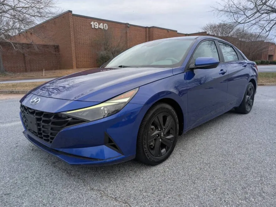 2021 Hyundai Elantra SEL photo 1