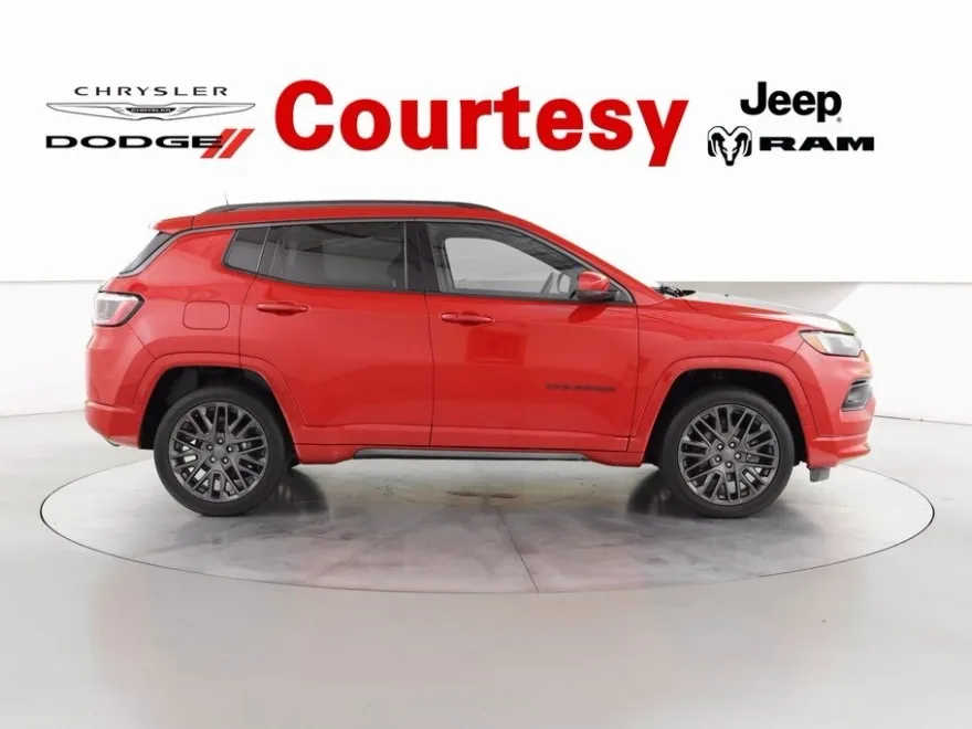 2022 Jeep Compass Limited photo 1