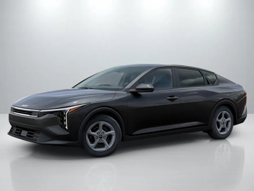 2025 Kia K4 LXS photo 1