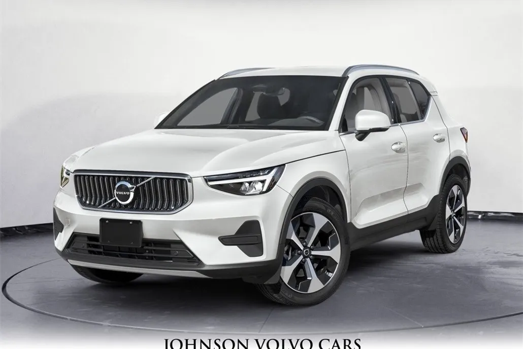 2025 Volvo XC40 photo 1