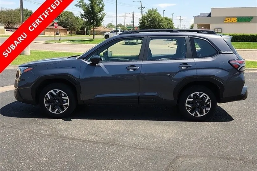 2025 Subaru Forester Base photo 1