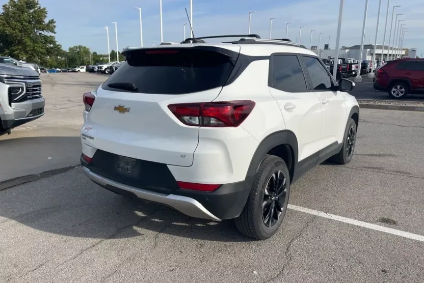 2023 Chevrolet Trailblazer LT photo 1