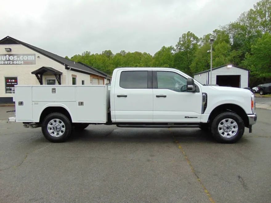 2023 Ford F-350 XLT photo 1