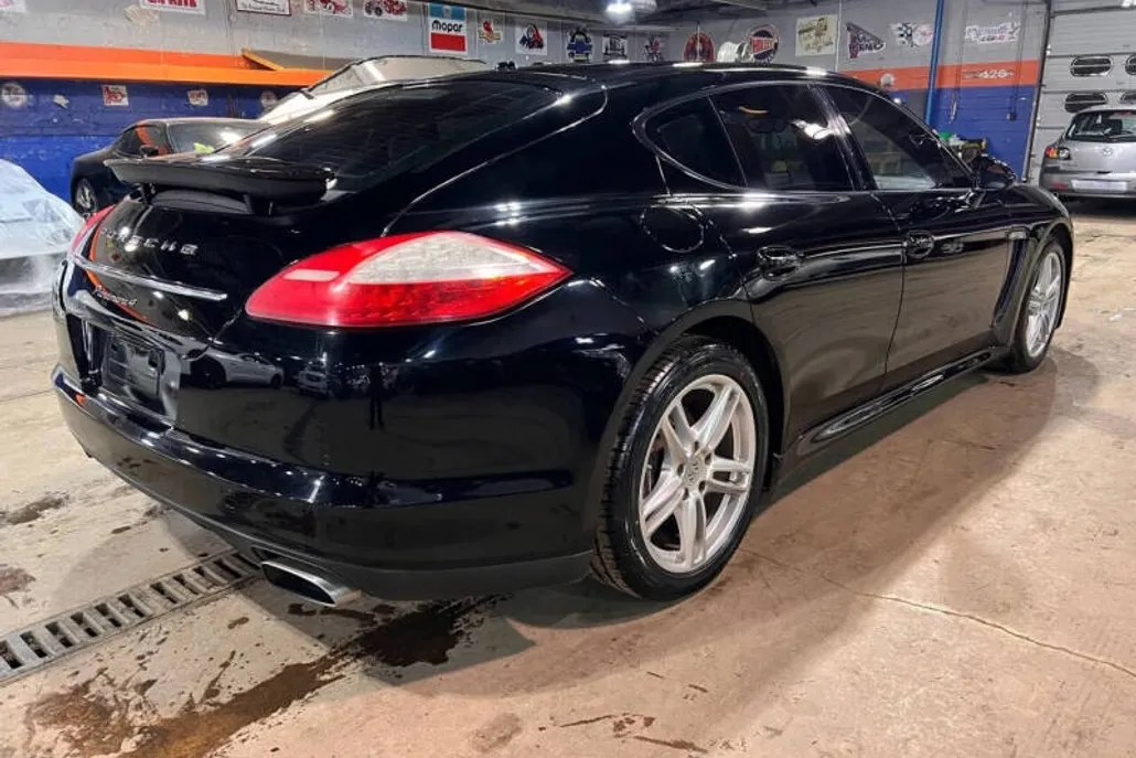 2012 Porsche Panamera Base photo 1