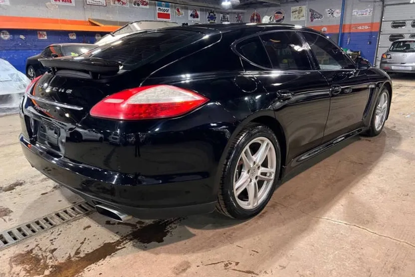 2012 Porsche Panamera Base photo 1