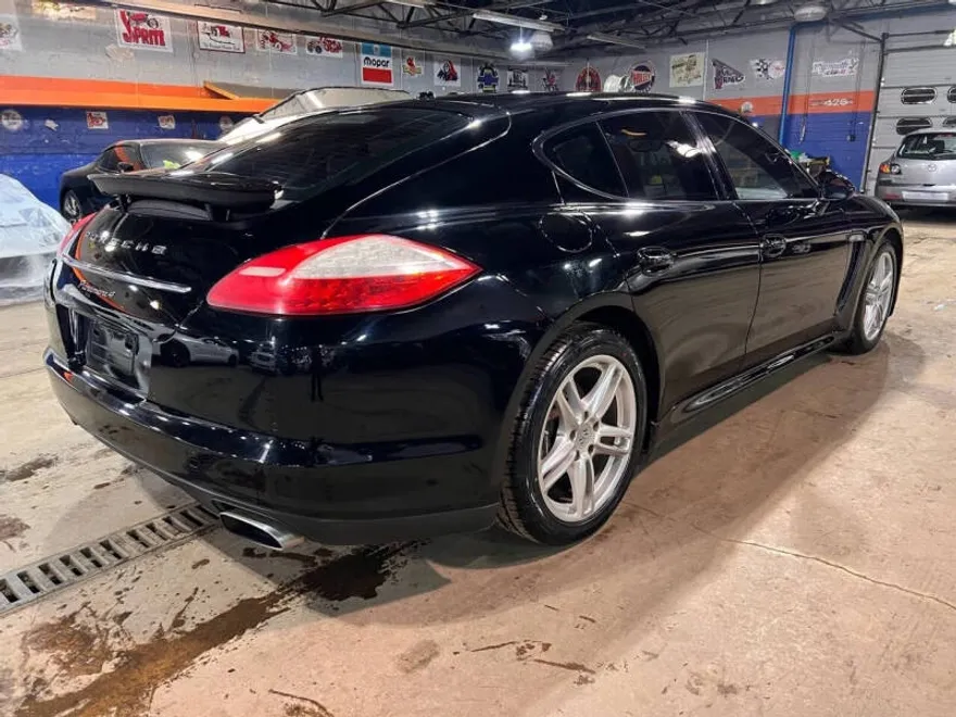 2012 Porsche Panamera Base photo 1