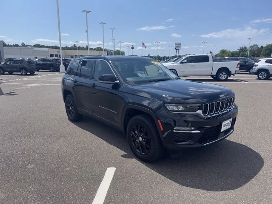 2024 Jeep Grand Cherokee Limited photo 1