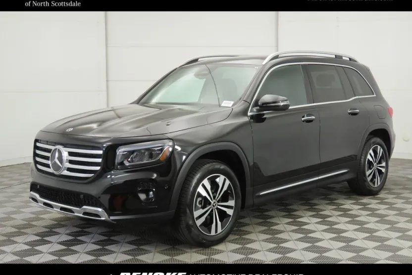 2025 Mercedes Benz GLB 250 4MATIC photo 1