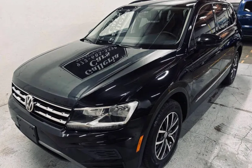 2020 Volkswagen Tiguan SE photo 1