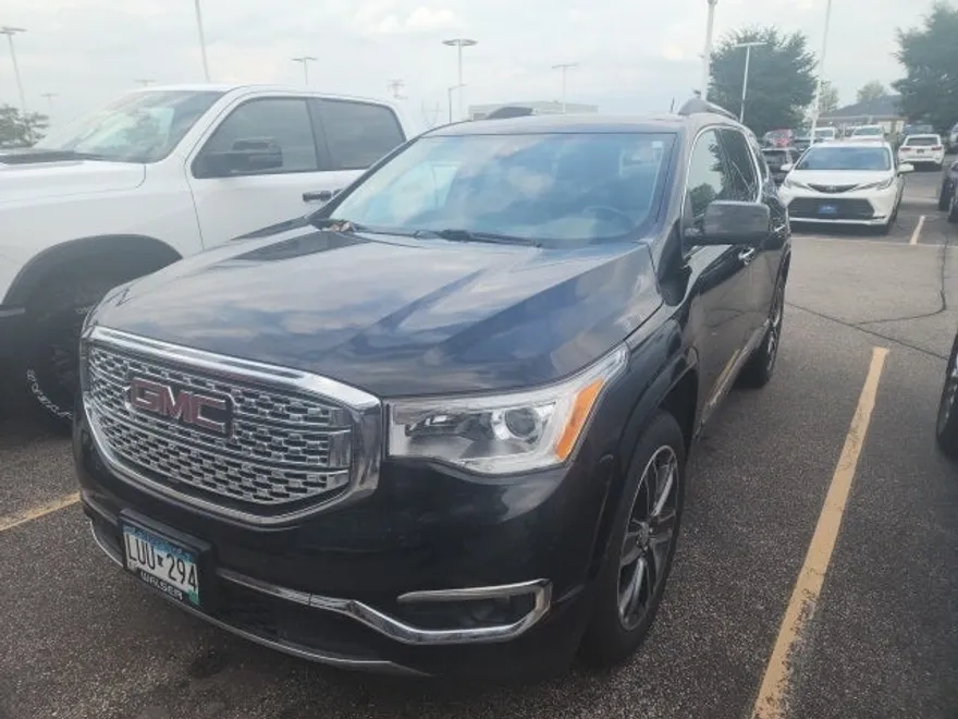 2017 Gmc Acadia Denali photo 1