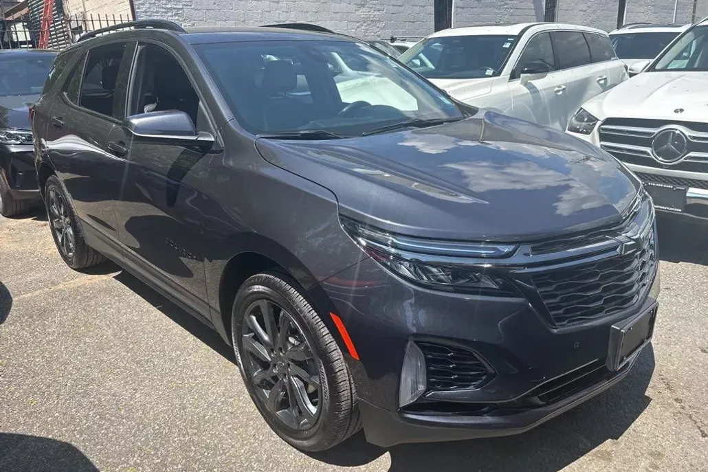 2022 Chevrolet Equinox RS photo 1