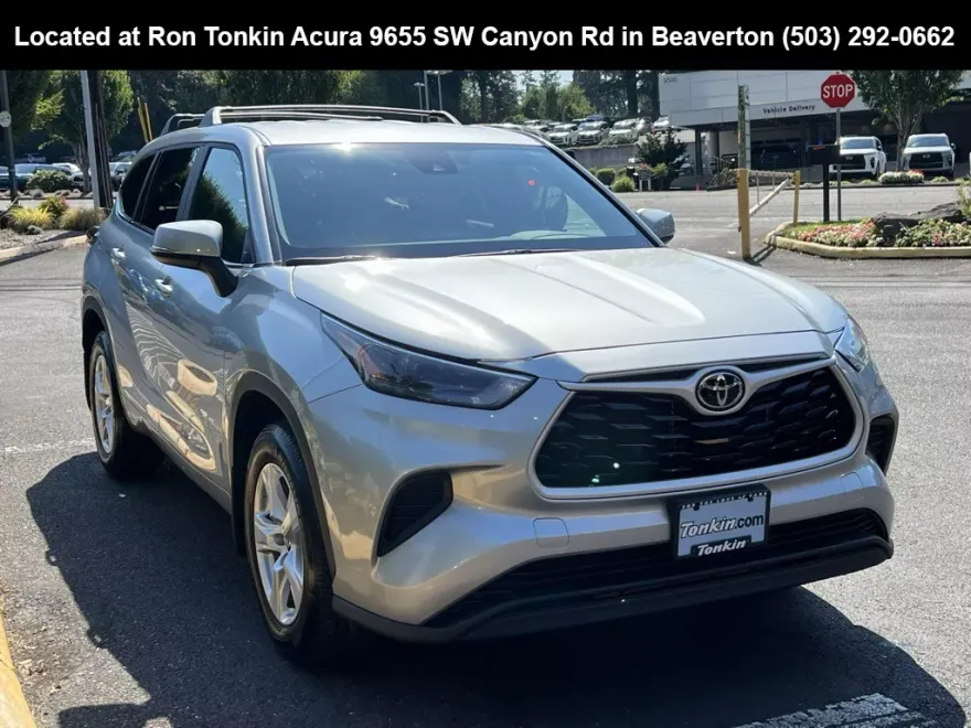2023 Toyota Highlander L photo 1