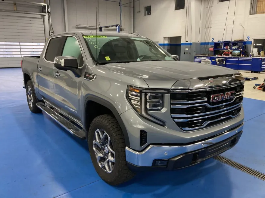 2025 Gmc Sierra 1500 SLT photo 1