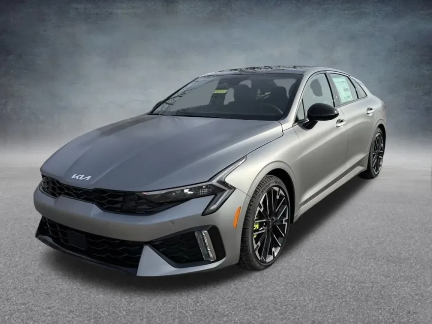 2025 Kia K5 GT photo 1