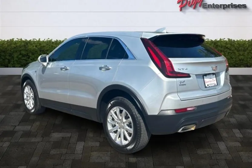 2019 Cadillac XT4 Luxury photo 1