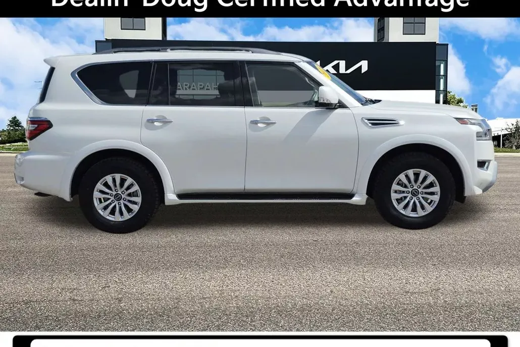 2023 Nissan Armada SV photo 1