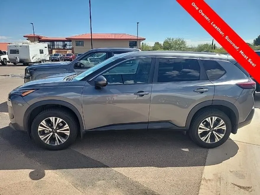 2022 Nissan Rogue SV photo 1