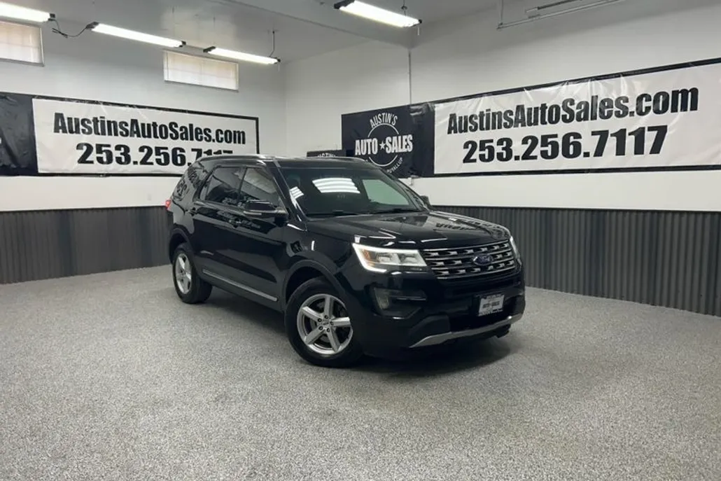 2016 Ford Explorer XLT photo 1