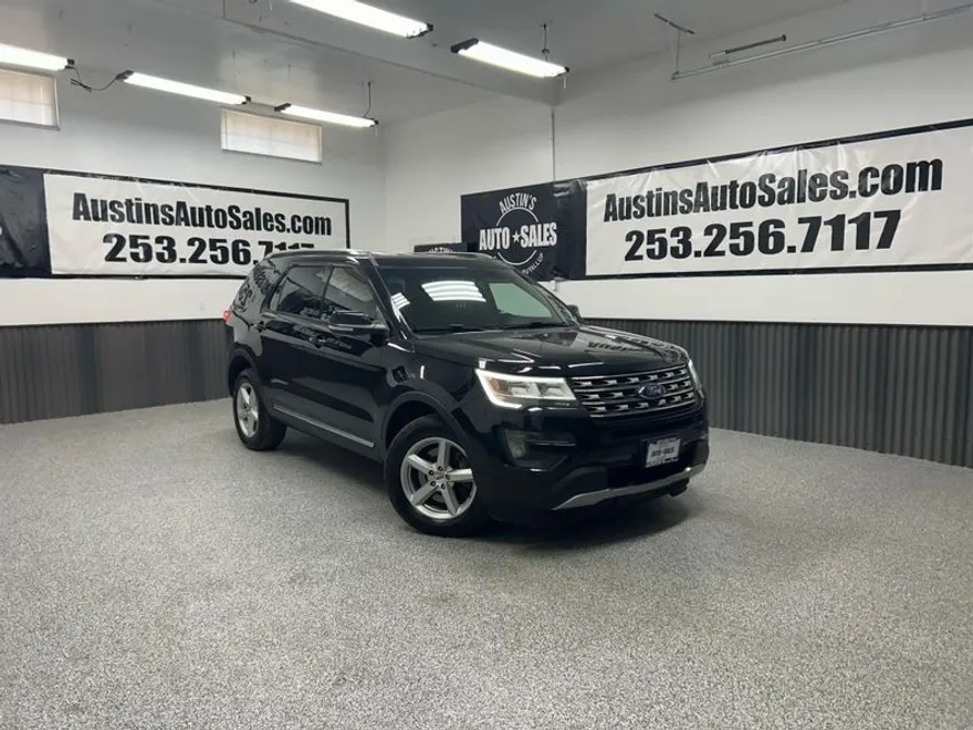 2016 Ford Explorer XLT photo 1