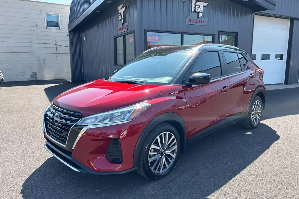 2022 Nissan Kicks SV photo 1