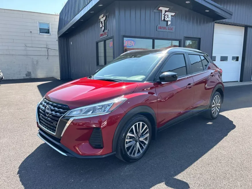 2022 Nissan Kicks SV photo 1