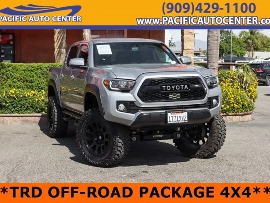 2019 Toyota Tacoma TRD Off-Road photo 1