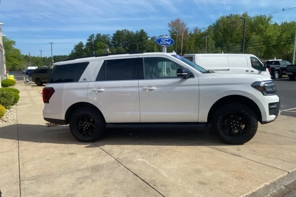 2024 Ford Expedition Timberline photo 1