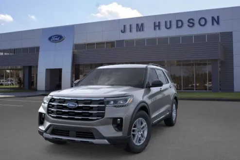2025 Ford Explorer photo 2