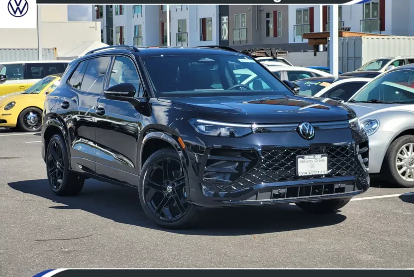 2025 Volkswagen Tiguan SE R-Line Black photo 1