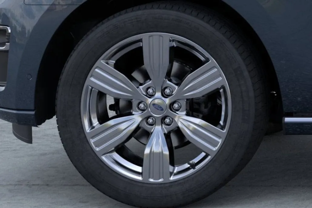 2024 Ford Expedition Platinum photo 1