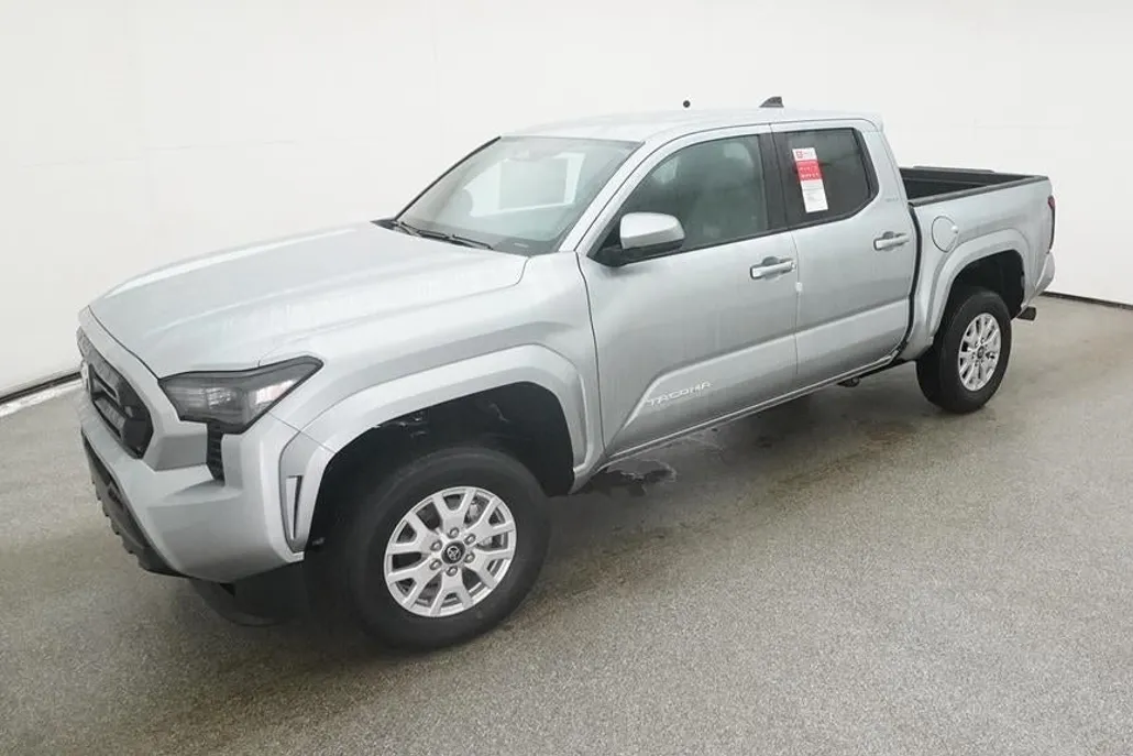 2025 Toyota Tacoma SR5 photo 1