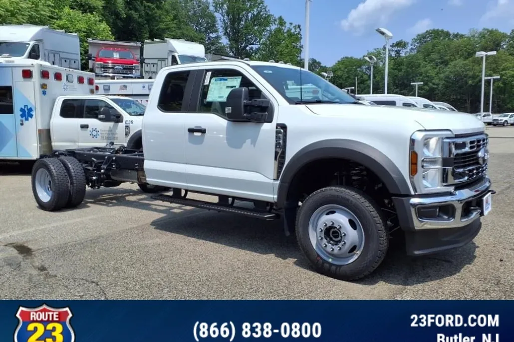 2025 Ford F-550 XL photo 1
