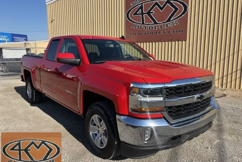 2018 Chevrolet Silverado 1500 LT photo 1