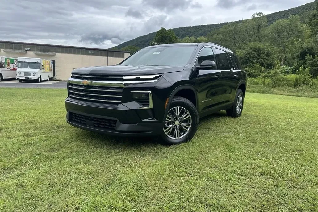 2026 Chevrolet Traverse photo 1