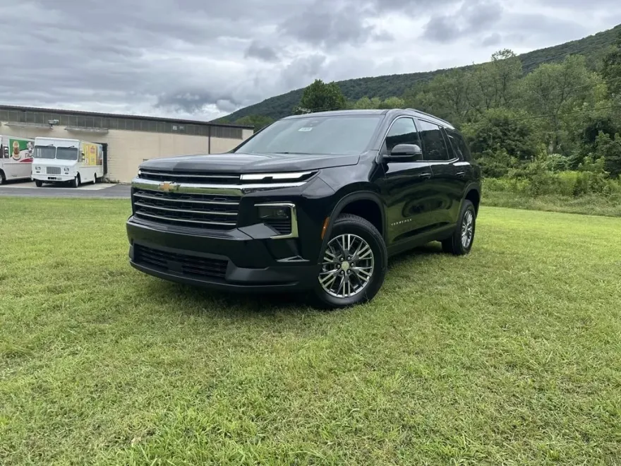2026 Chevrolet Traverse photo 1
