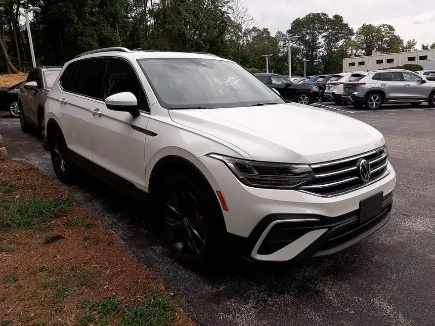 2022 Volkswagen Tiguan SE photo 1